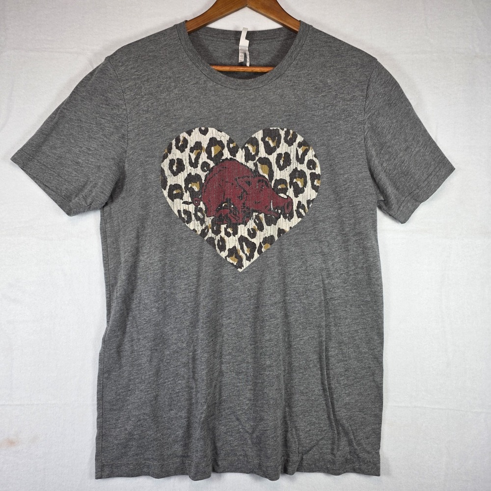 Southern Trend Arkansas Razorbacks Distressed Leopard Heart Hog T-shirt Size Lg